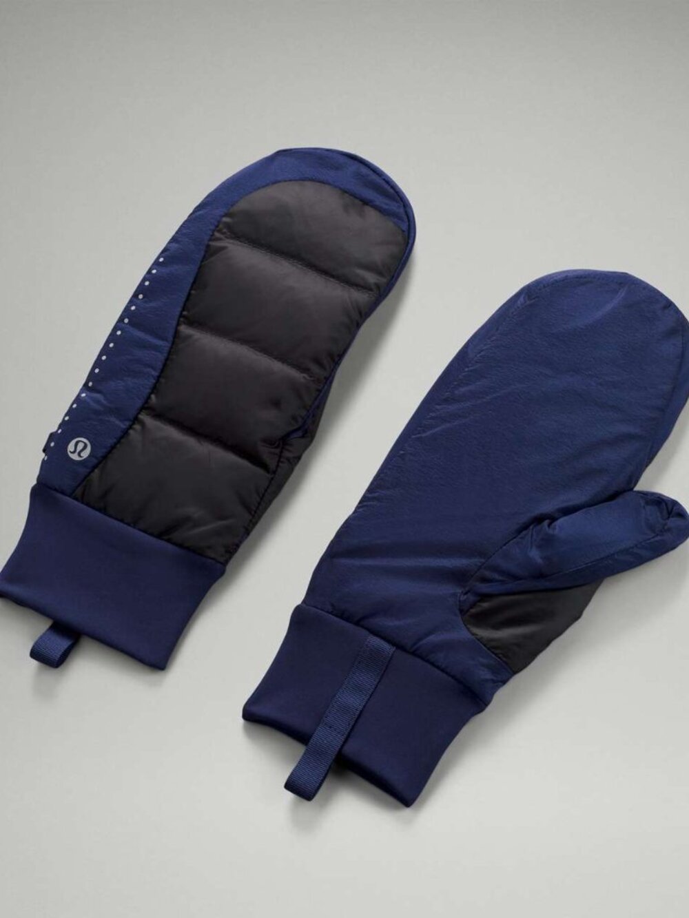 Lululemon Down for It All Mitten Night Sea / Black - M/L NEW with tags